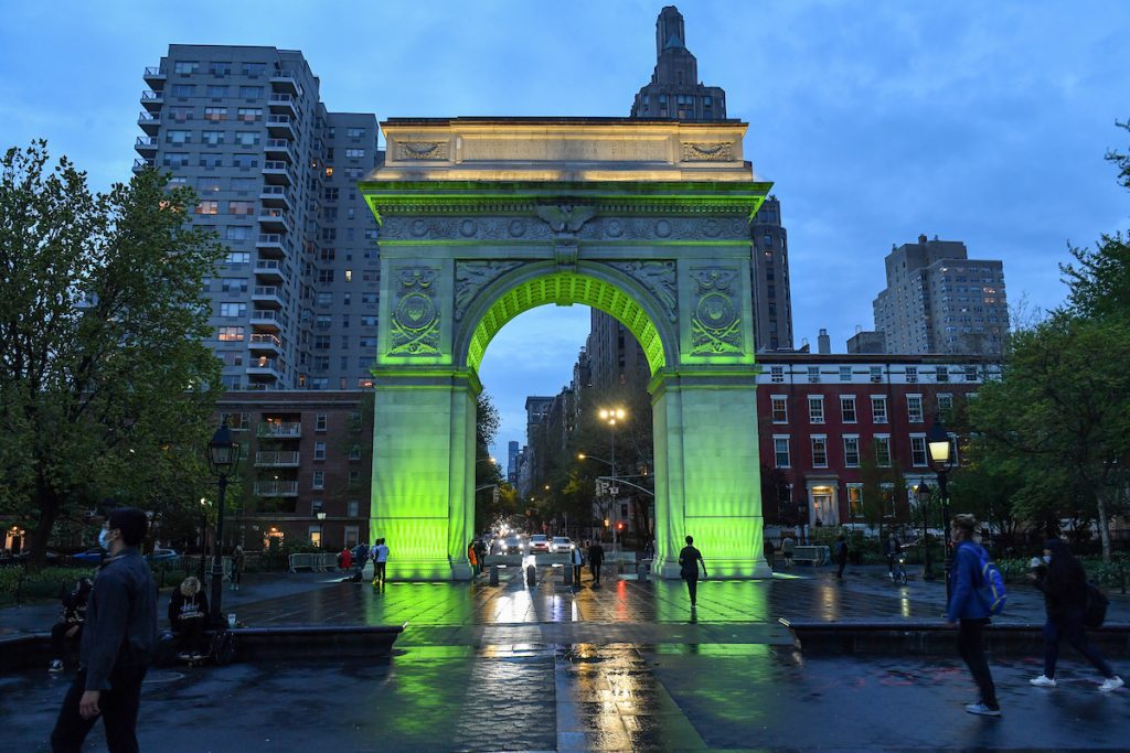 Going Green for Parkies, May 2021, Washington Square Arch.